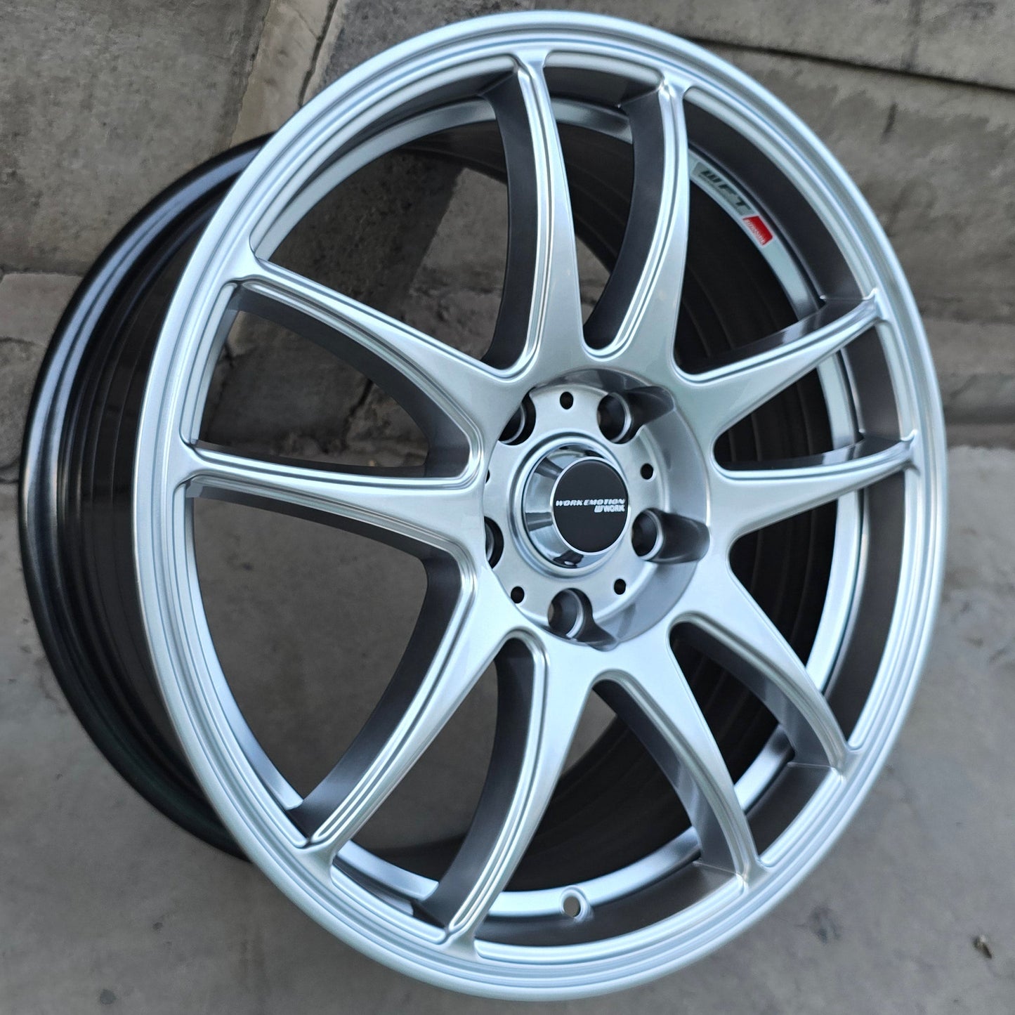 SET DE 4 LLANTAS WORK EMOTION. Aro 17 - 5x114. Color Grafito Metalizado. (505)