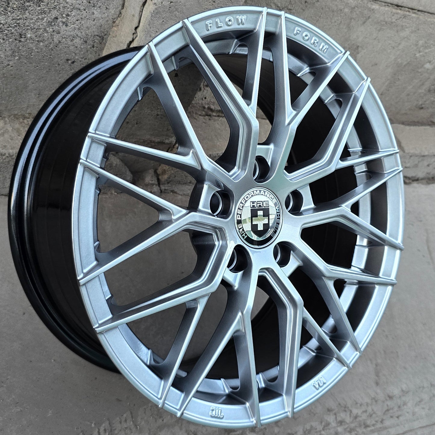SET DE 4 LLANTAS HRE. Aro 16 - 5x108. Color Grafito Metalizado. (513)