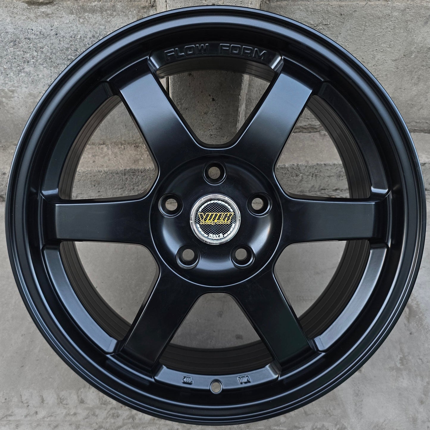 SET DE 4 LLANTAS VOLK TE37. Aro 17 - 5x114. Color Negro. (509)