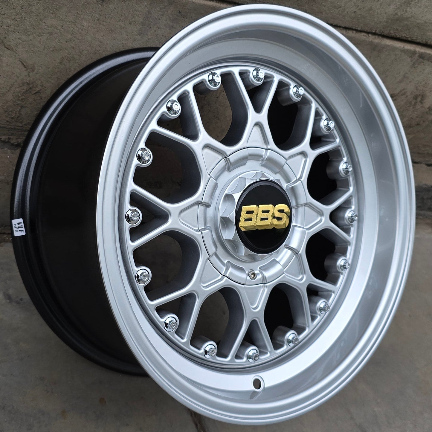 SET DE 4 LLANTAS BBS. Aro 15 - 4x100, 4x114. Doble Apernadura. Color Plateado. (15E8001C)