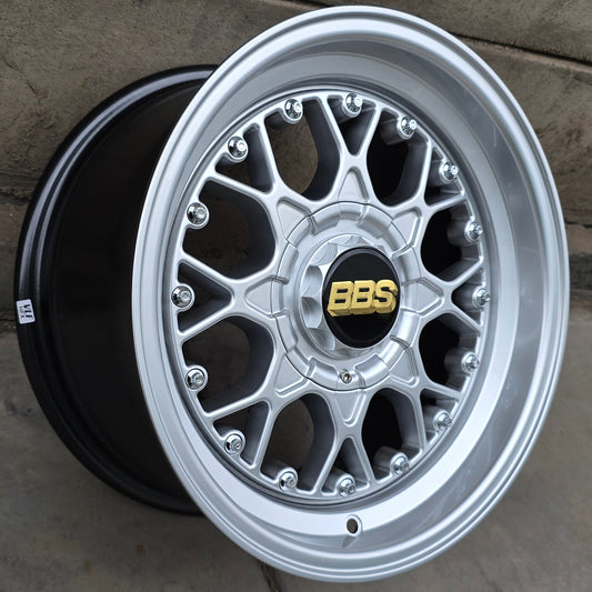 SET DE 4 LLANTAS BBS. Aro 15 - 4x100, 4x114. Doble Apernadura. Color Plateado. (15E8001C)