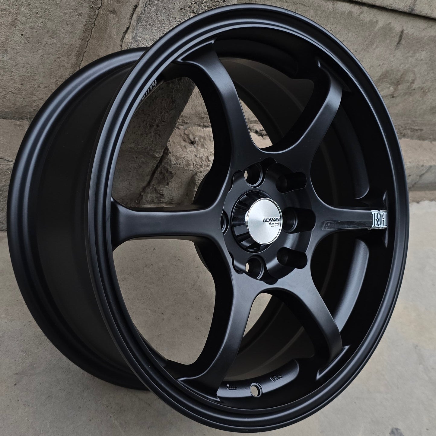 SET DE 4 LLANTAS ADVAN RACING RGH. Aro 15 - 4x100, 4x114. Doble Apernadura. Color Negro. (RGW630)