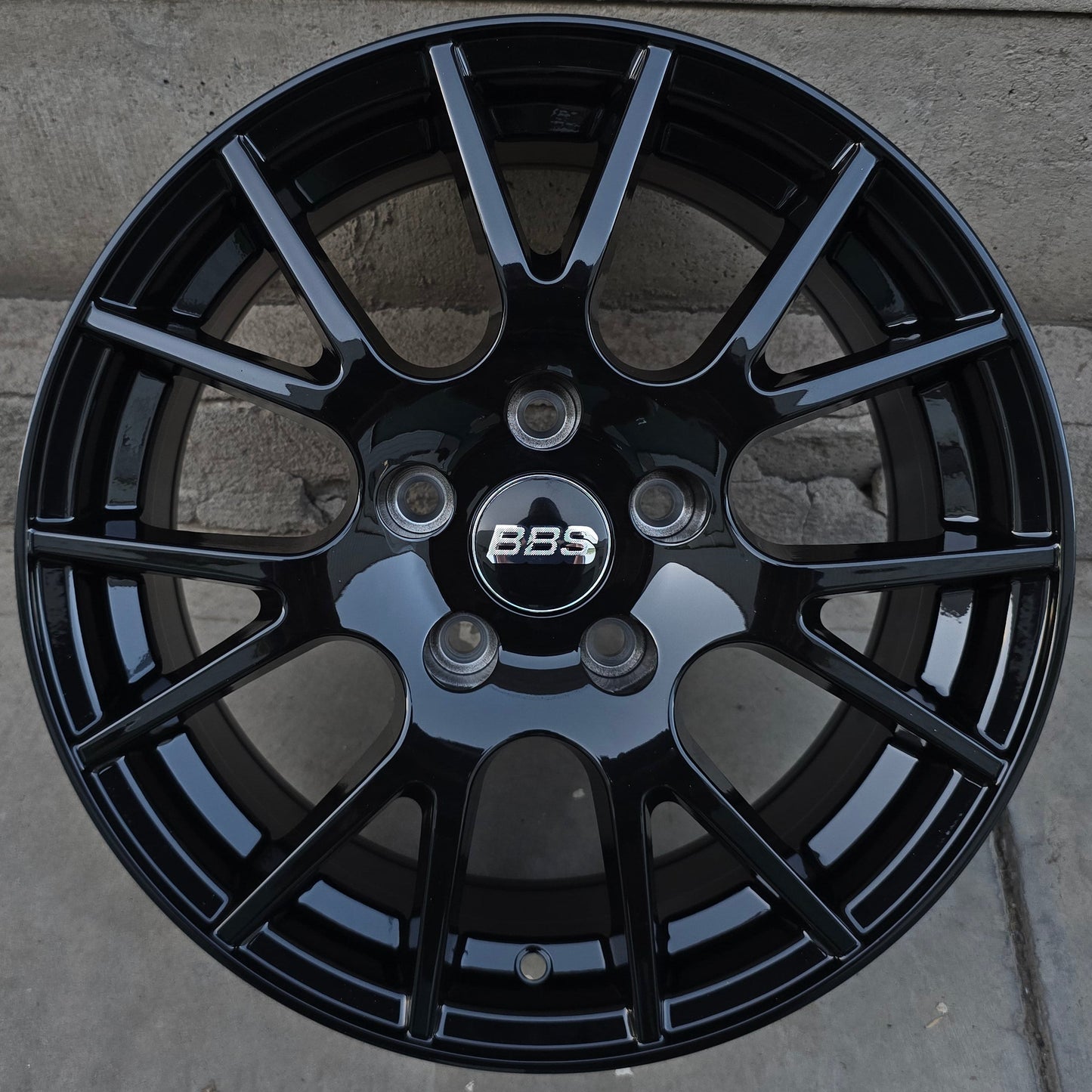 SET DE 4 LLANTAS BBS *. Aro 16 - 5x114. Color Negro. (3504)