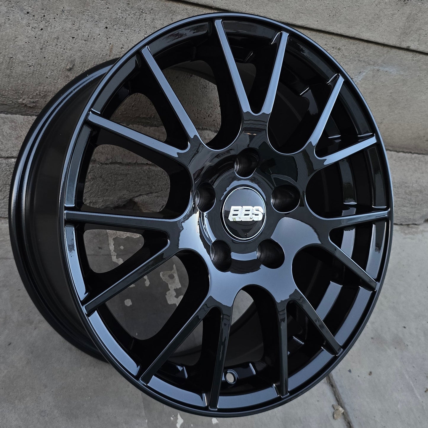 SET DE 4 LLANTAS BBS *. Aro 16 - 5x114. Color Negro. (3504)
