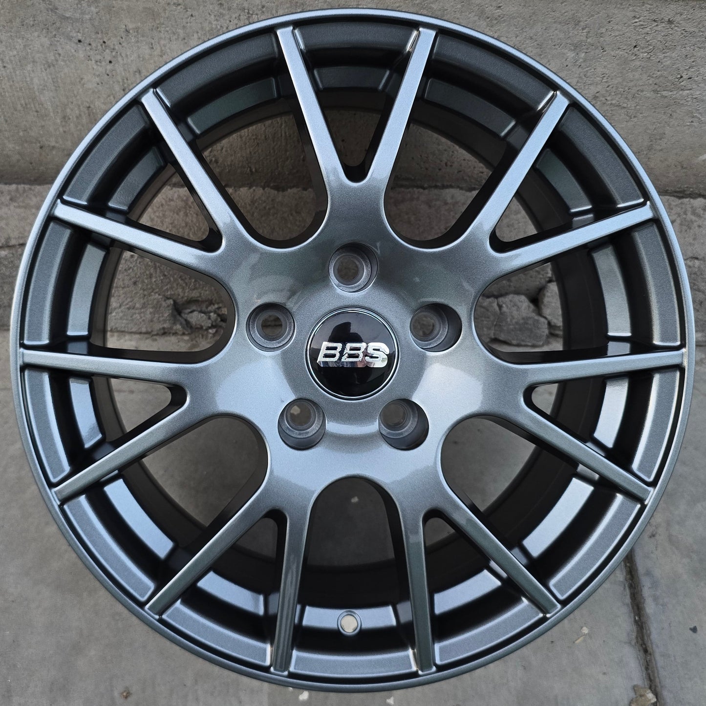 SET DE 4 LLANTAS BBS. Aro 16 - 5x114. Color Grafito. (3504)