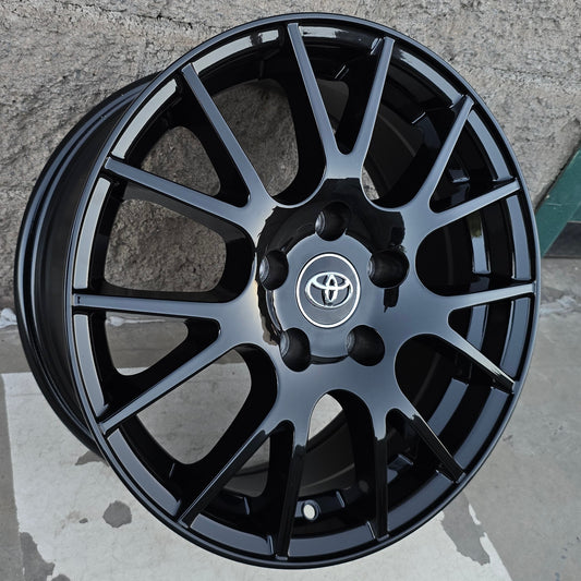 SET DE 4 LLANTAS TOYOTA *. Aro 16 - 5x114. Color Negro. (3504)