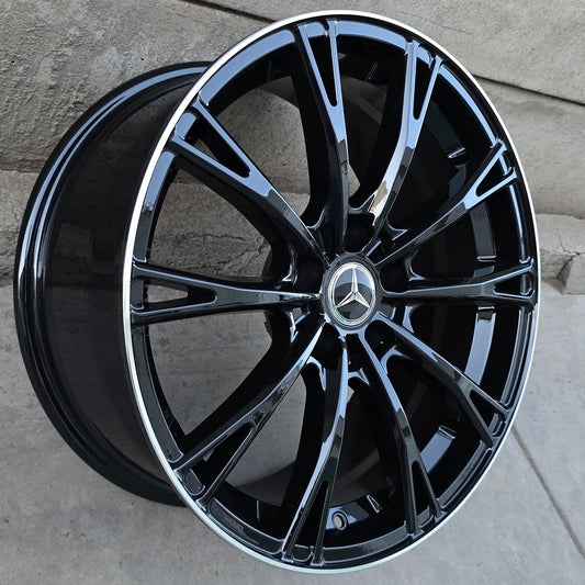 SET DE 4 LLANTAS MERCEDES *. Aro 19 - 5x112. Color Negro Linea Cromada. (6121)