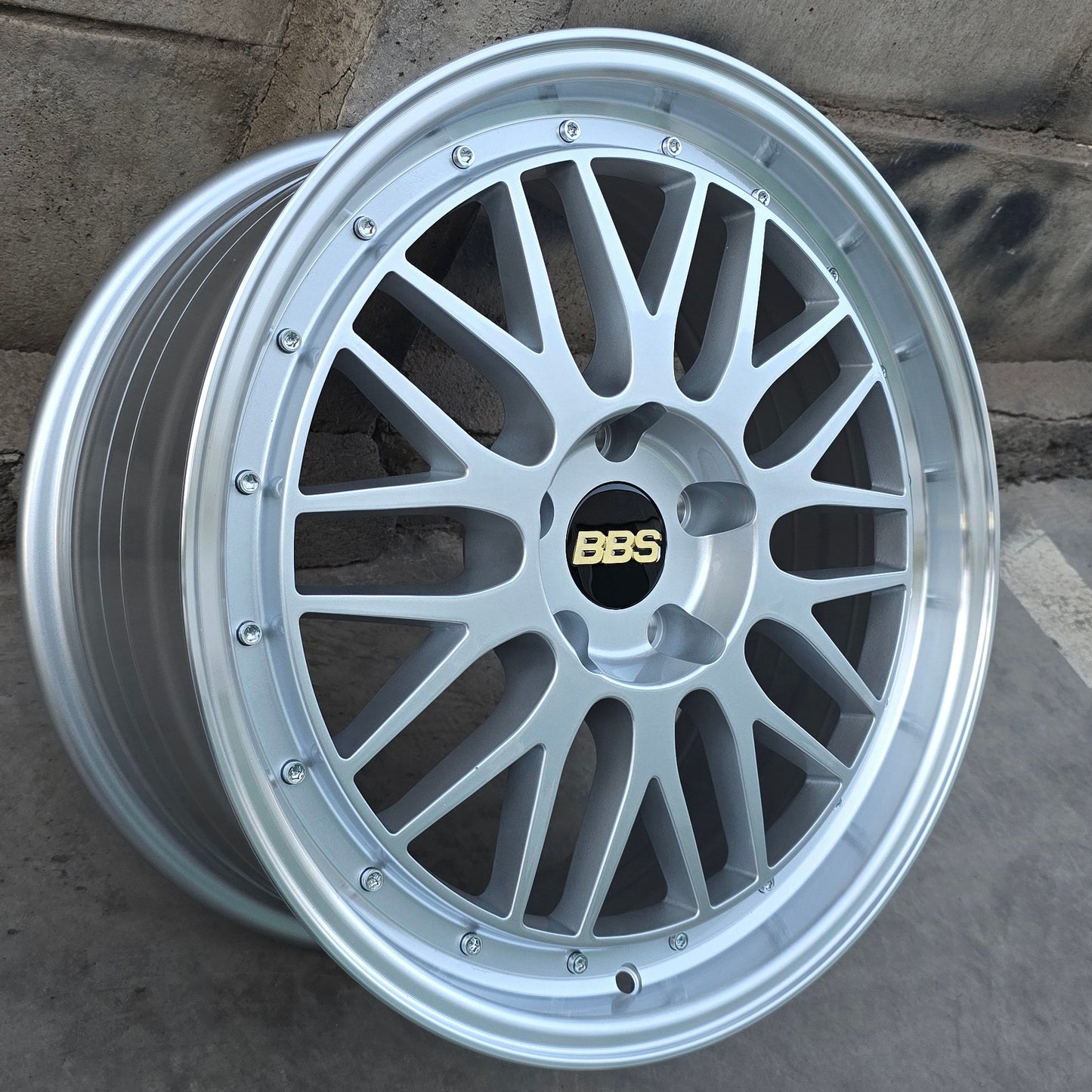 SET DE 4 LLANTAS BBS LEMANS. Aro 18 - 5x114. Color Plateado. (881)
