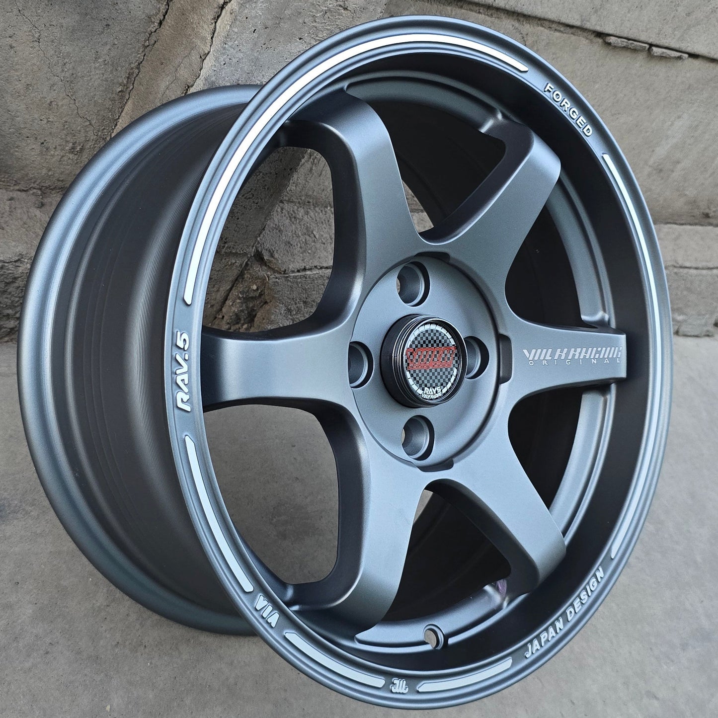 SET DE 4 LLANTAS VOLK TE37. Aro 15 - 4x100. Color Grafito (FF0013)