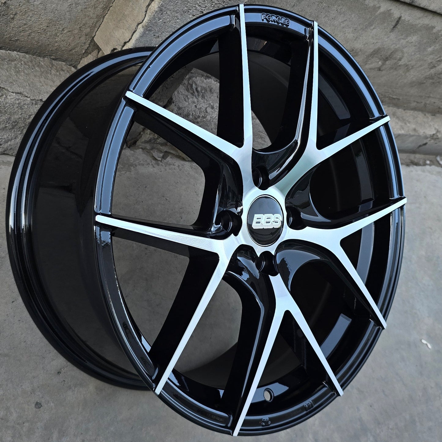 SET DE 4 LLANTAS BBS FIR. Aro 17 - 4x100. Color Cromado Fondo Negro (17n028b)