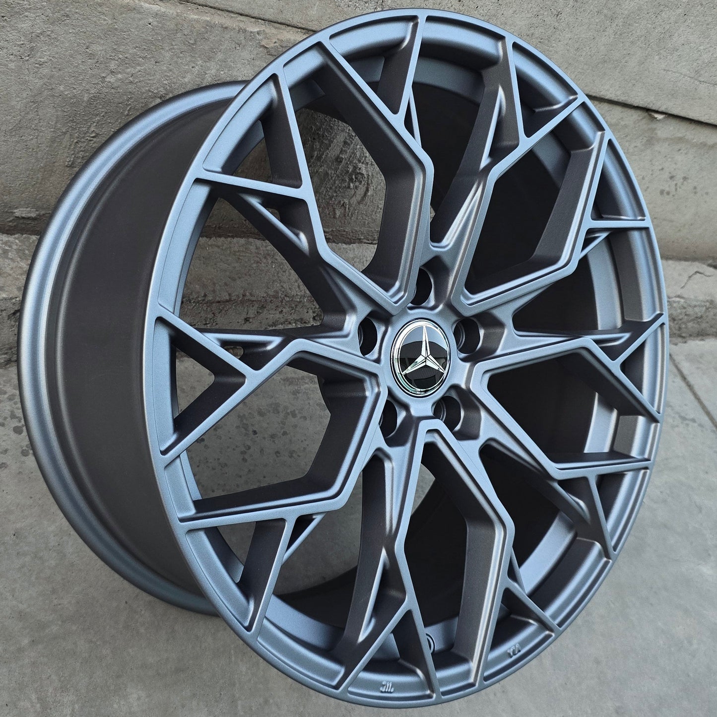 SET DE 4 LLANTAS MERCEDES*. Aro 18 - 5x112. Color Grafito. (TAMBURELLO)