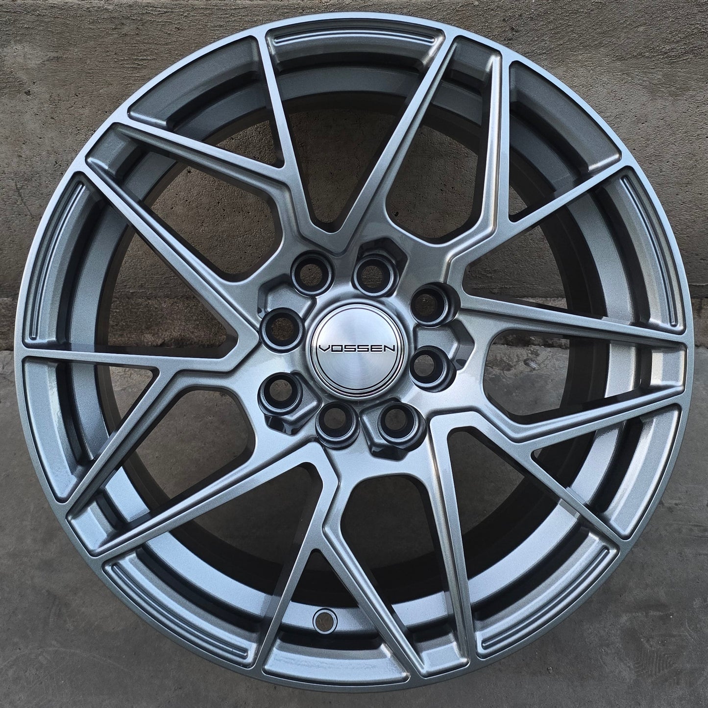SET DE 4 LLANTAS VOSSEN Aro 15-4x100, 4x114. Color Grafito. (KARRIERE)