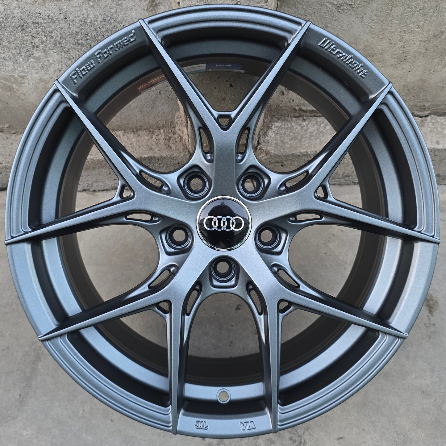 SET DE 4 LLANTAS AUDI *. COLOR Grafito. Aro 17- 5x112 (VLF20)