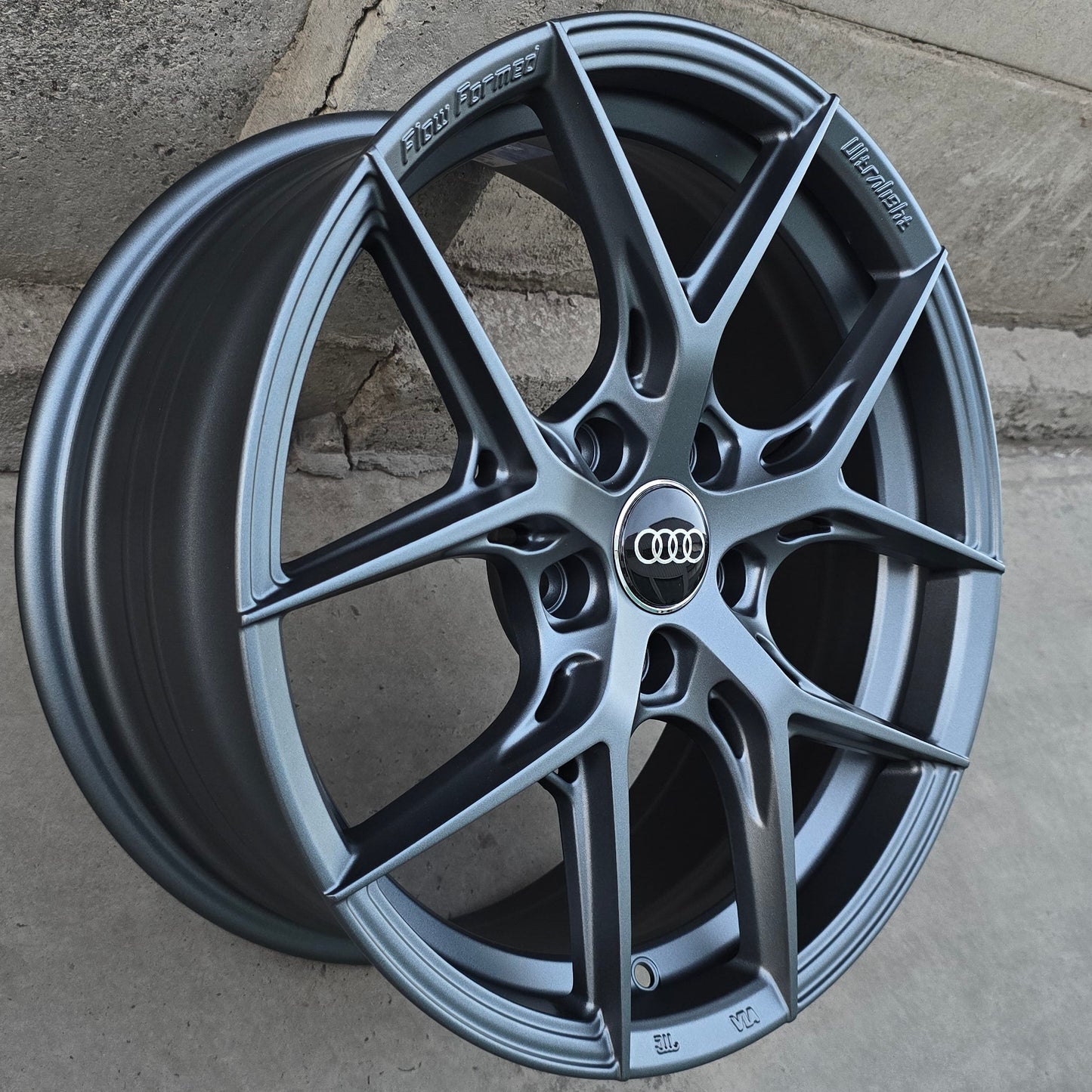 SET DE 4 LLANTAS AUDI *. COLOR Grafito. Aro 17- 5x112 (VLF20)