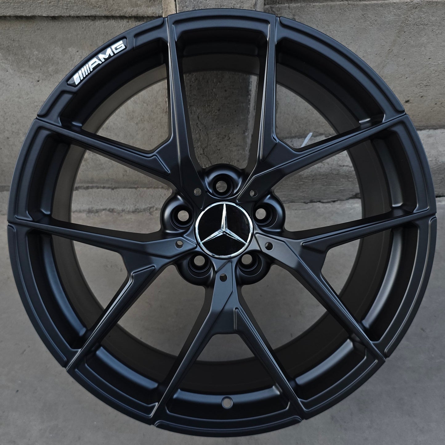 SET DE 4 LLANTAS MERCEDES. Aro 19 - 5x112. Color Negro Mate. (MBENZ9271)