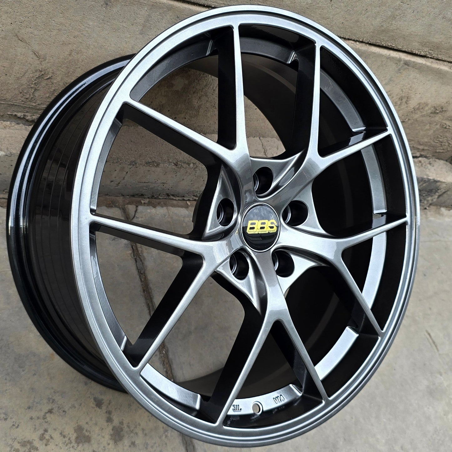 SET DE 4 LLANTAS BBS * COLOR Grafito Metalizado. Aro 18 - 5x112 (DX031)