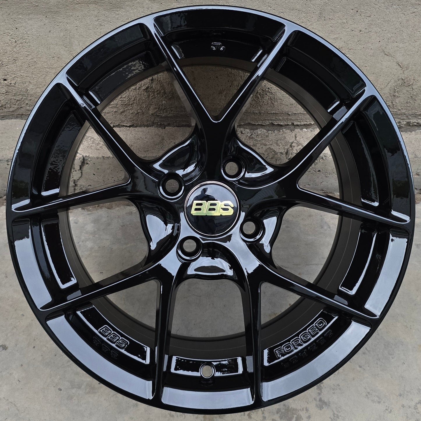 SET DE 4 LLANTAS BBS FIR COLOR Negro Brillante. Aro 15- 4x100 (DX221)