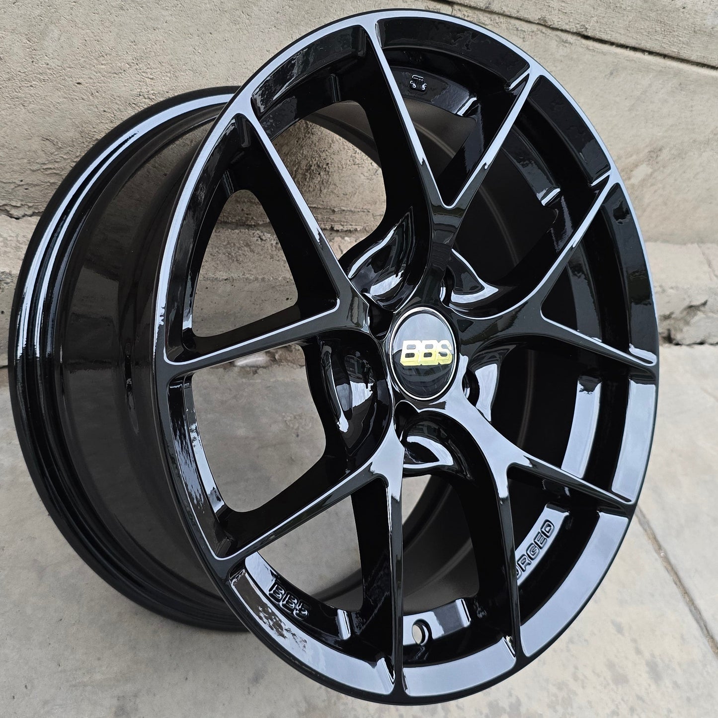 SET DE 4 LLANTAS BBS FIR COLOR Negro Brillante. Aro 15- 4x100 (DX221)