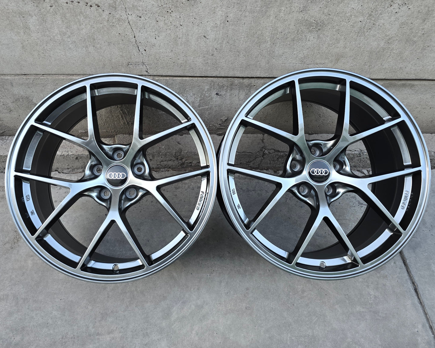 SET DE 4 LLANTAS AUDI * ASIMETRICA. Aro 19 - 5x112. Color Grafito Metalizado (A282 A283)