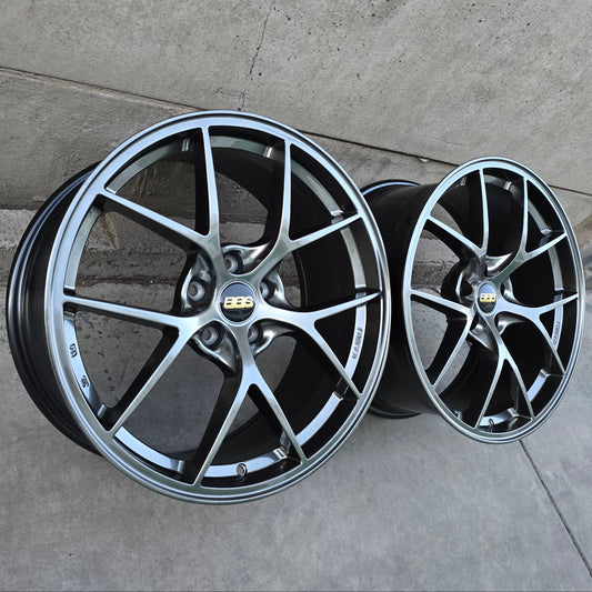 SET DE 4 LLANTAS BBS * ASIMETRICA. Aro 19 - 5x112. Color Grafito Metalizado (A282 A283)