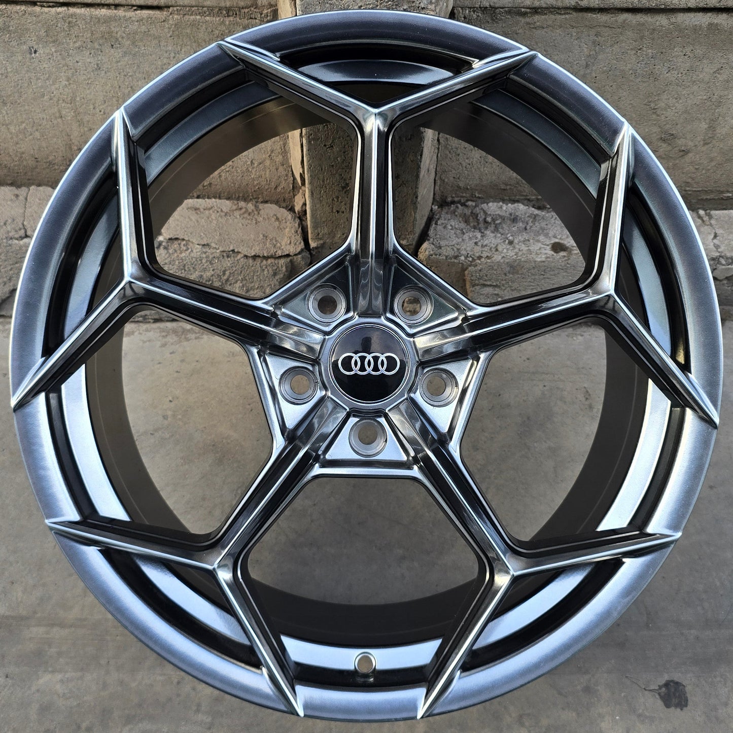 SET DE 4 LLANTAS AUDI * COLOR Grafito Metalizado. Aro 18 - 5x112 (3779)