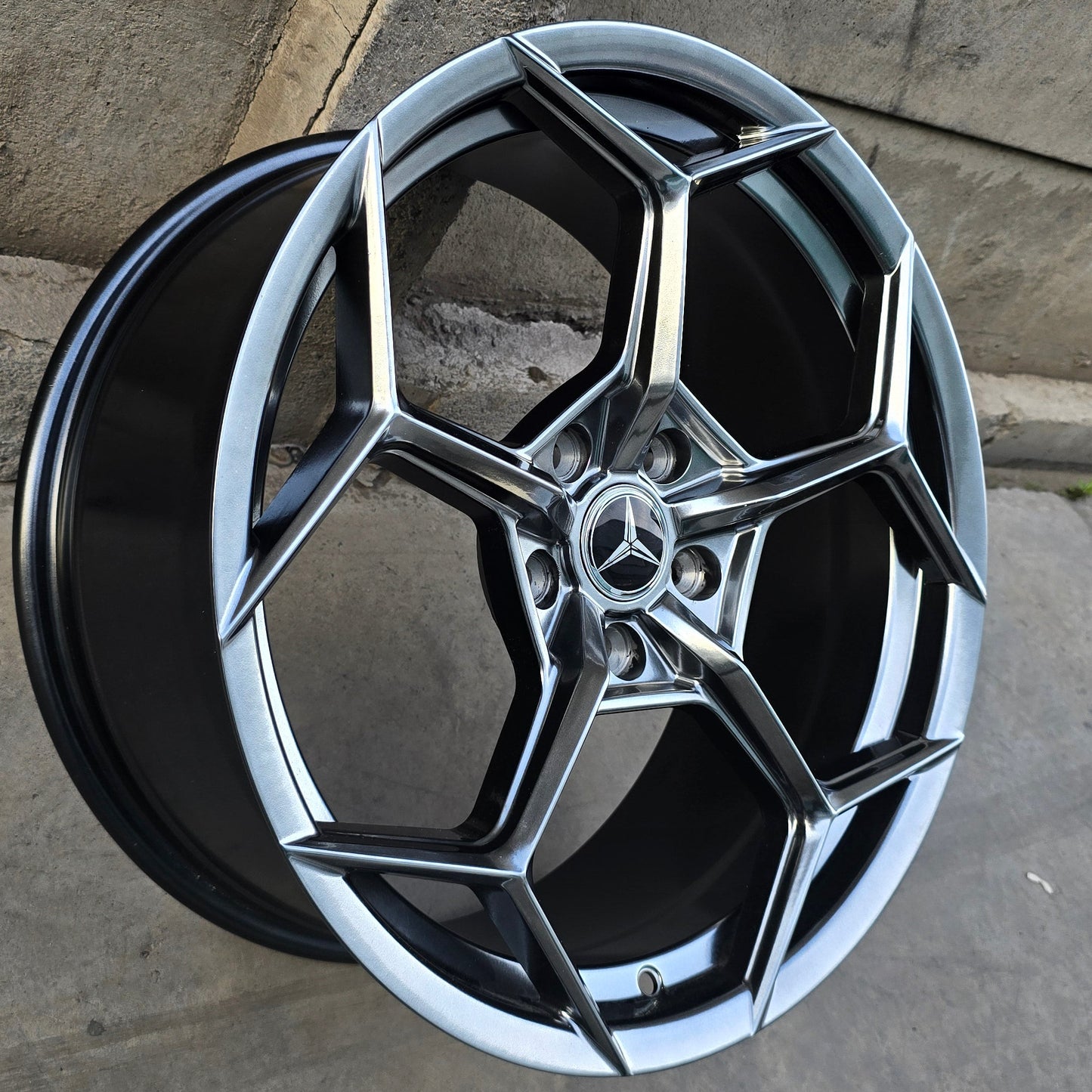 SET DE 4 LLANTAS MERCEDES * COLOR Grafito Metalizado. Aro 18 - 5x112 (3779)