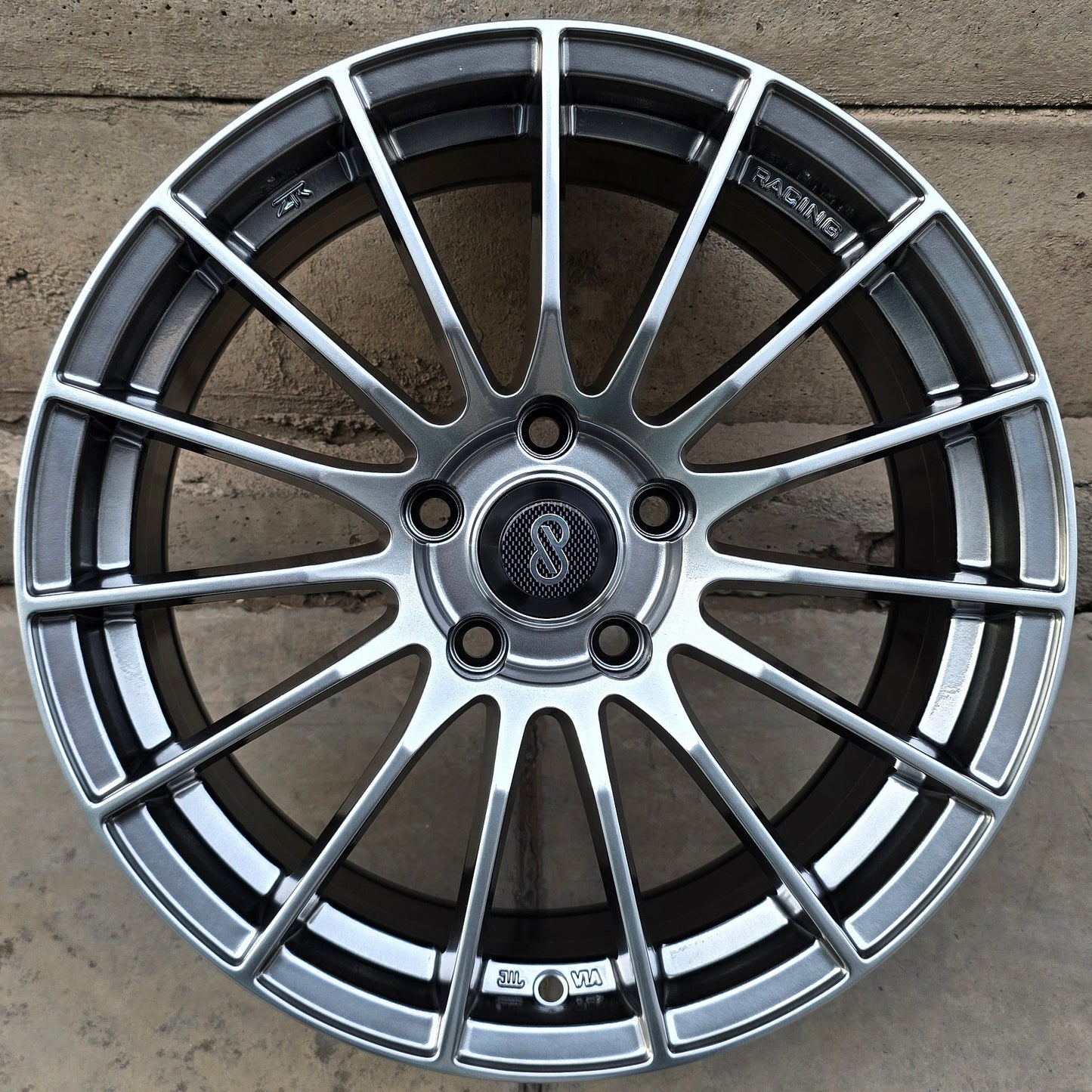 SET DE 4 LLANTAS ENKEI. Aro 17- 5x114. Color Hyper Black / Grafito Metalizado. (ZR007) (ZR007F)