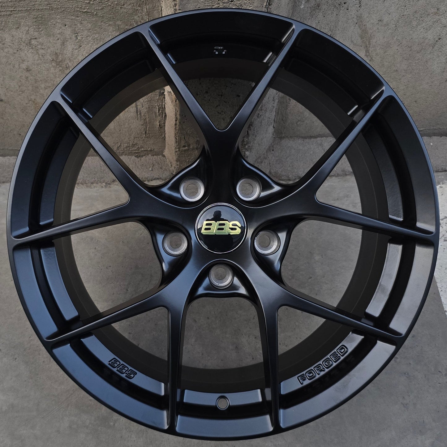 SET DE 4  LLANTAS BBS FIR. Aro 17 - 5x114. Doble apernadura. Color Negro (DX221)