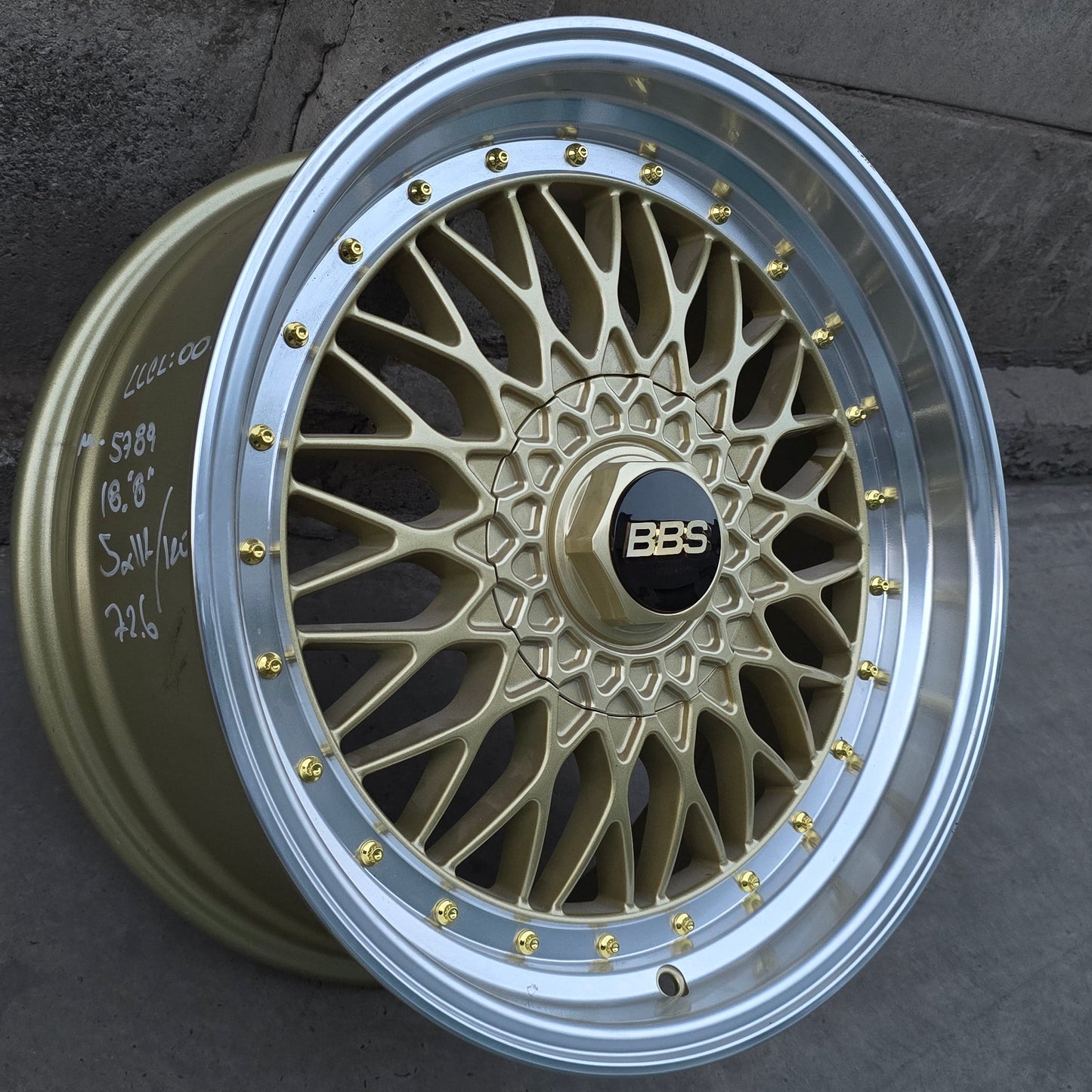 SET DE 4 LLANTAS BBS * COLOR Dorado Aro Cromado. Aro 18 - 5x112, 5x120. Doble Apernadura (5789)