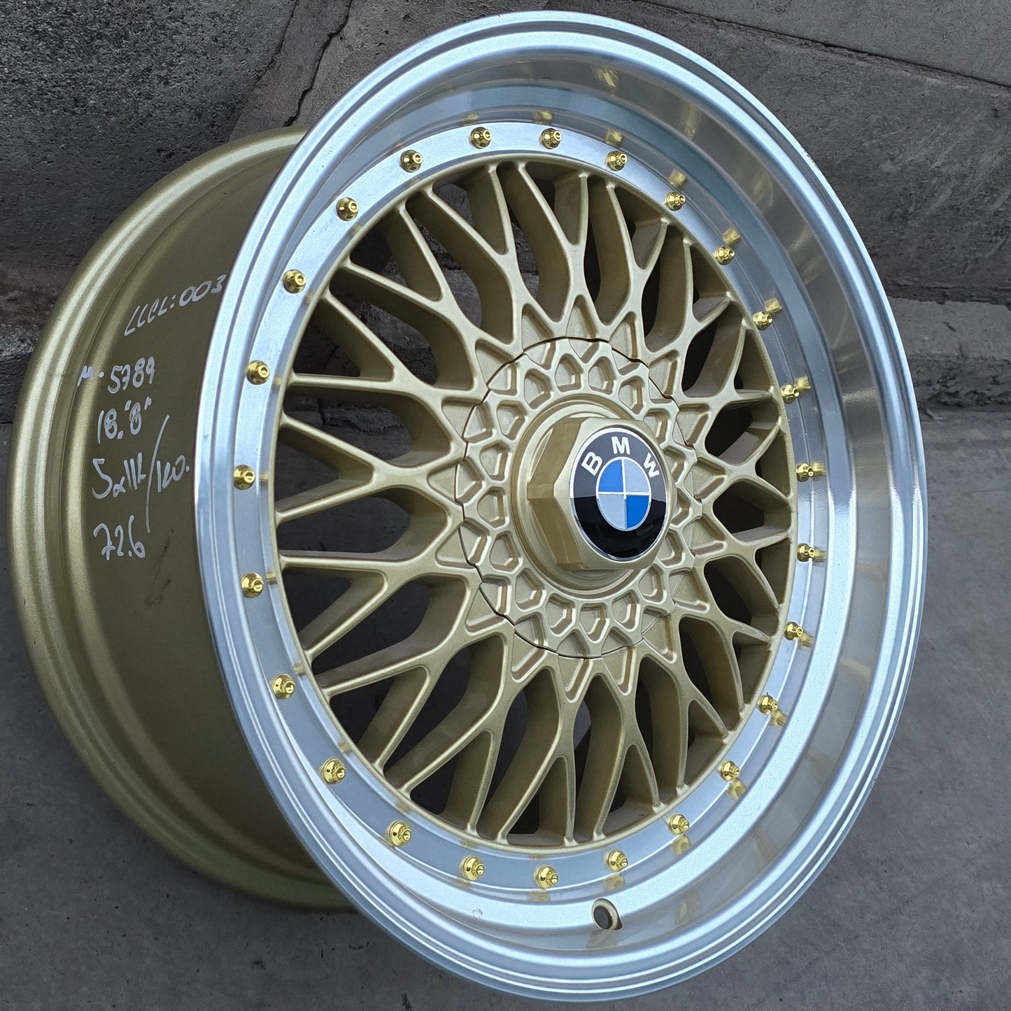 SET DE 4 LLANTAS BMW * COLOR Dorado Aro Cromado. Aro 18 - 5x112, 5x120. Doble Apernadura (5789)