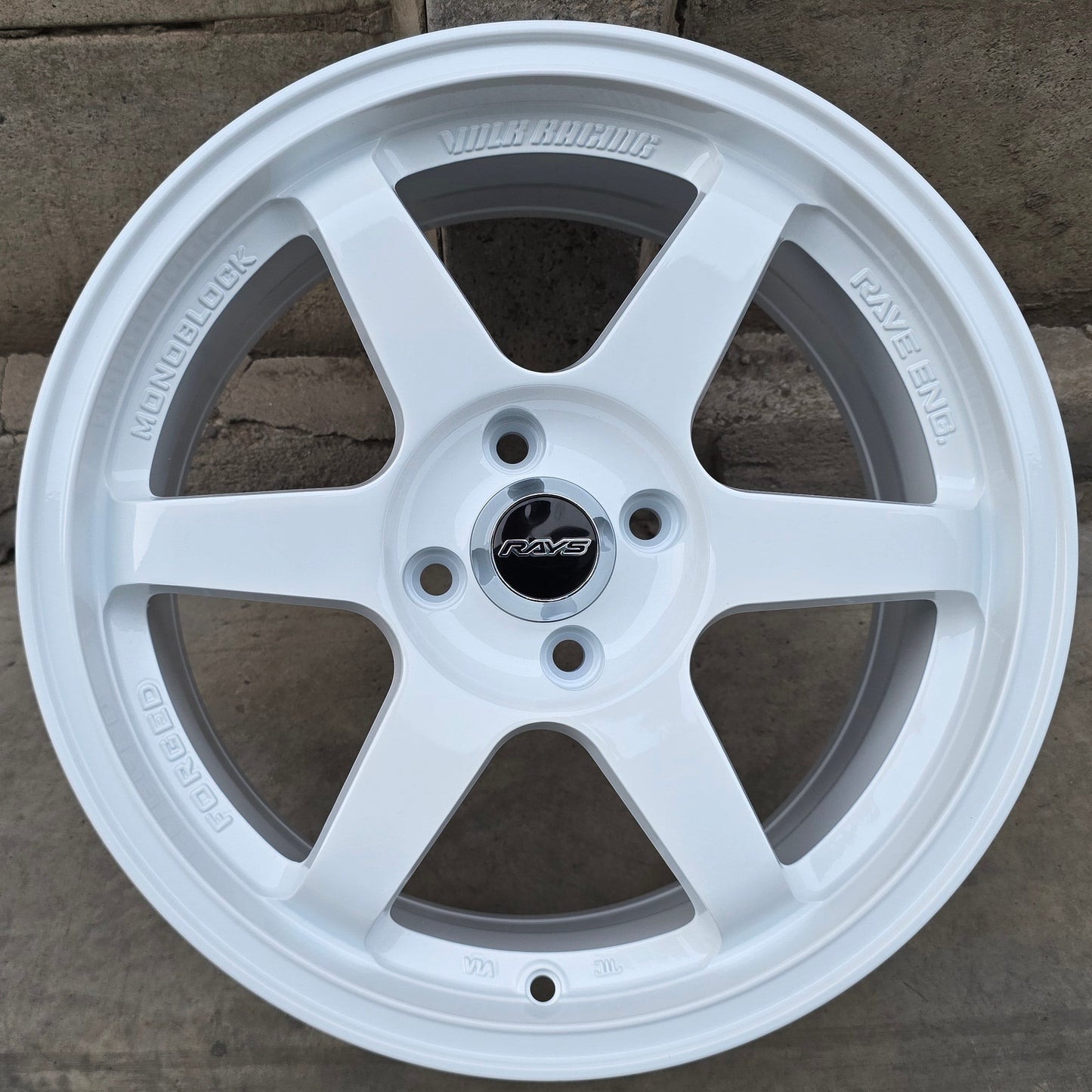 SET DE 4 LLANTAS VOLK TE37. Aro 16 - 4x100. Color Blanco. (JT058)