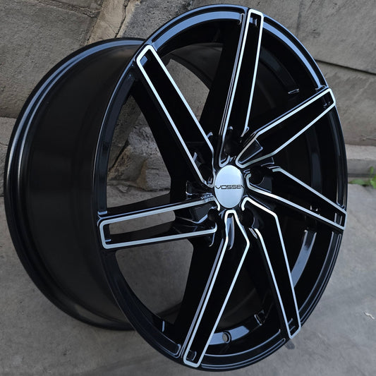 SET DE 4 LLANTAS VOSSEN COLOR Cromado Fondo Negro. Aro 18 - 5x114 (VS88)