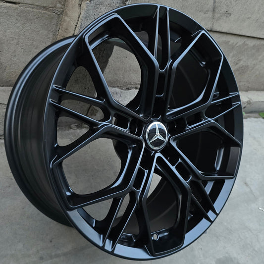 SET DE 4 LLANTAS MERCEDES *. Aro 18 - 5x112. Color Negro. (TCFP01)
