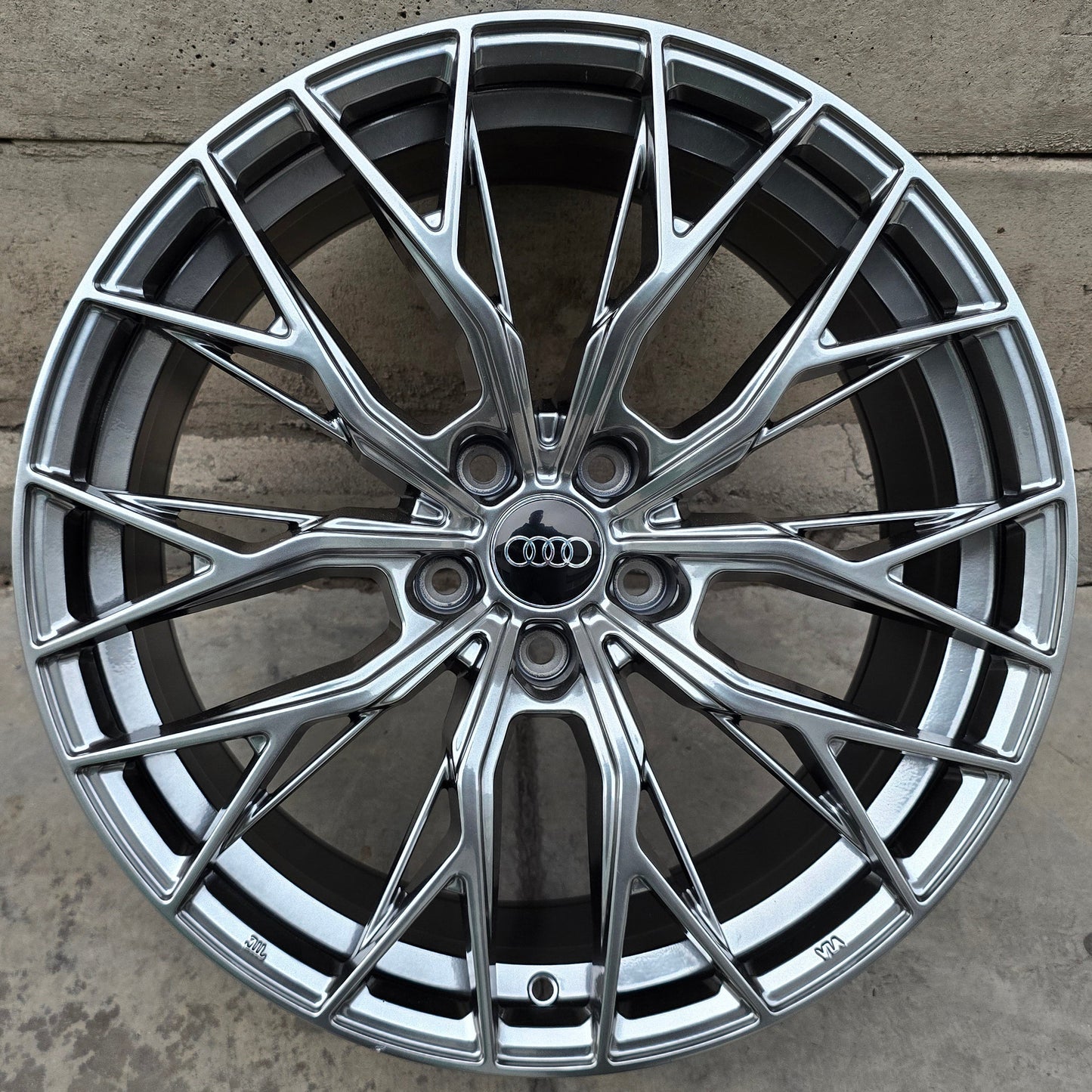 SET DE 4 LLANTAS *AUDI  . Aro-19-5x112 .Color Grafito Metalizado .(H3243F).