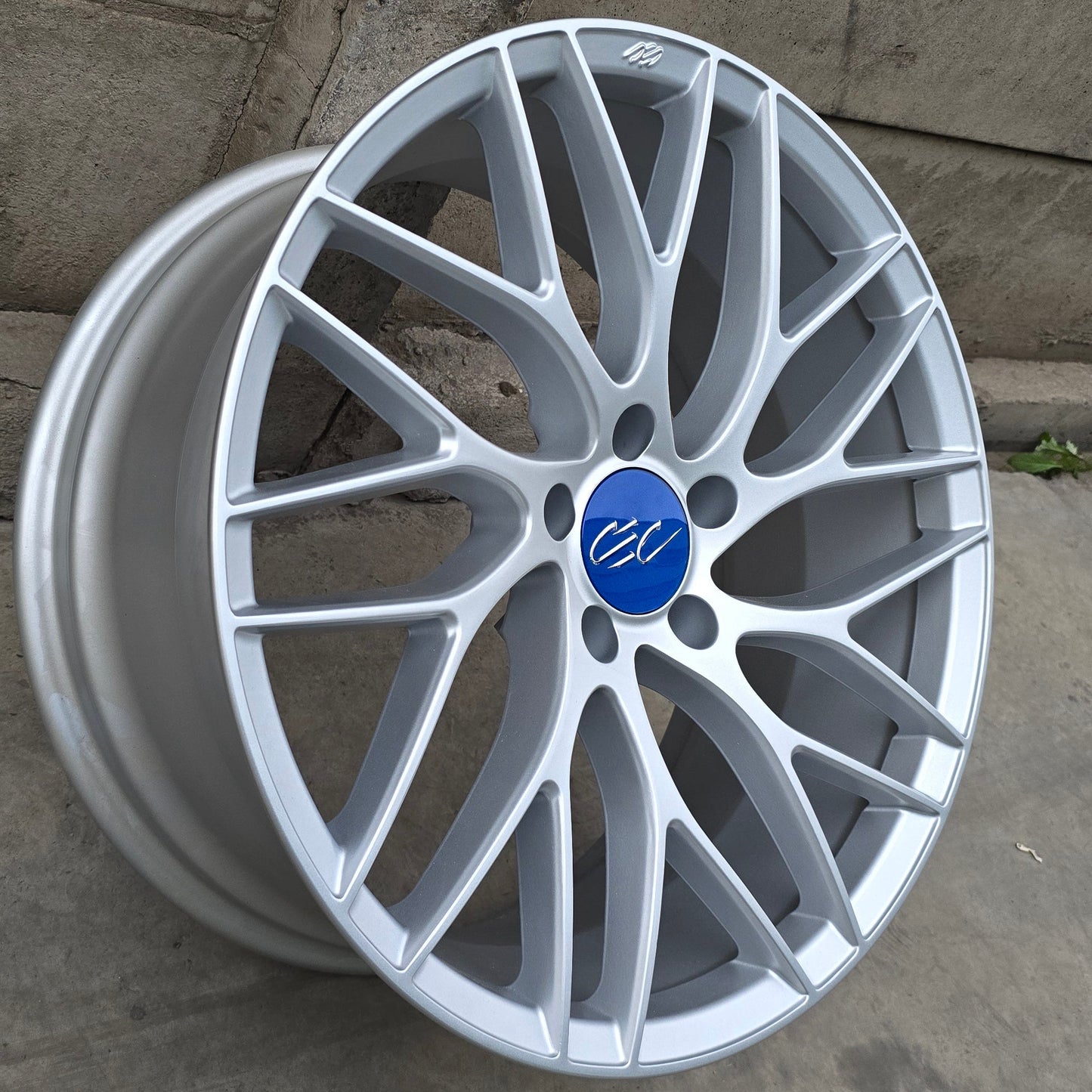 SET DE 4 LLANTAS MODELO SEC COLOR Plateado. Aro 19 - 5x114. (WL1581985-C30-02)