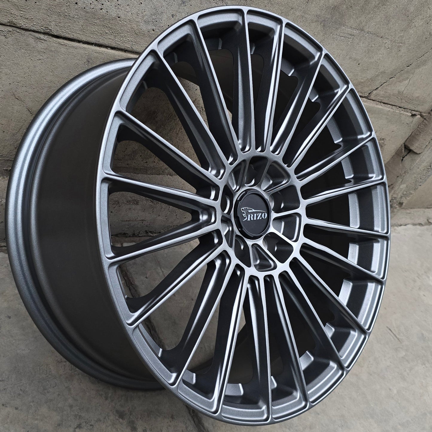 SET DE 4 LLANTAS RIZO COLOR Grafito. Aro 18- 5x114 (RS5)