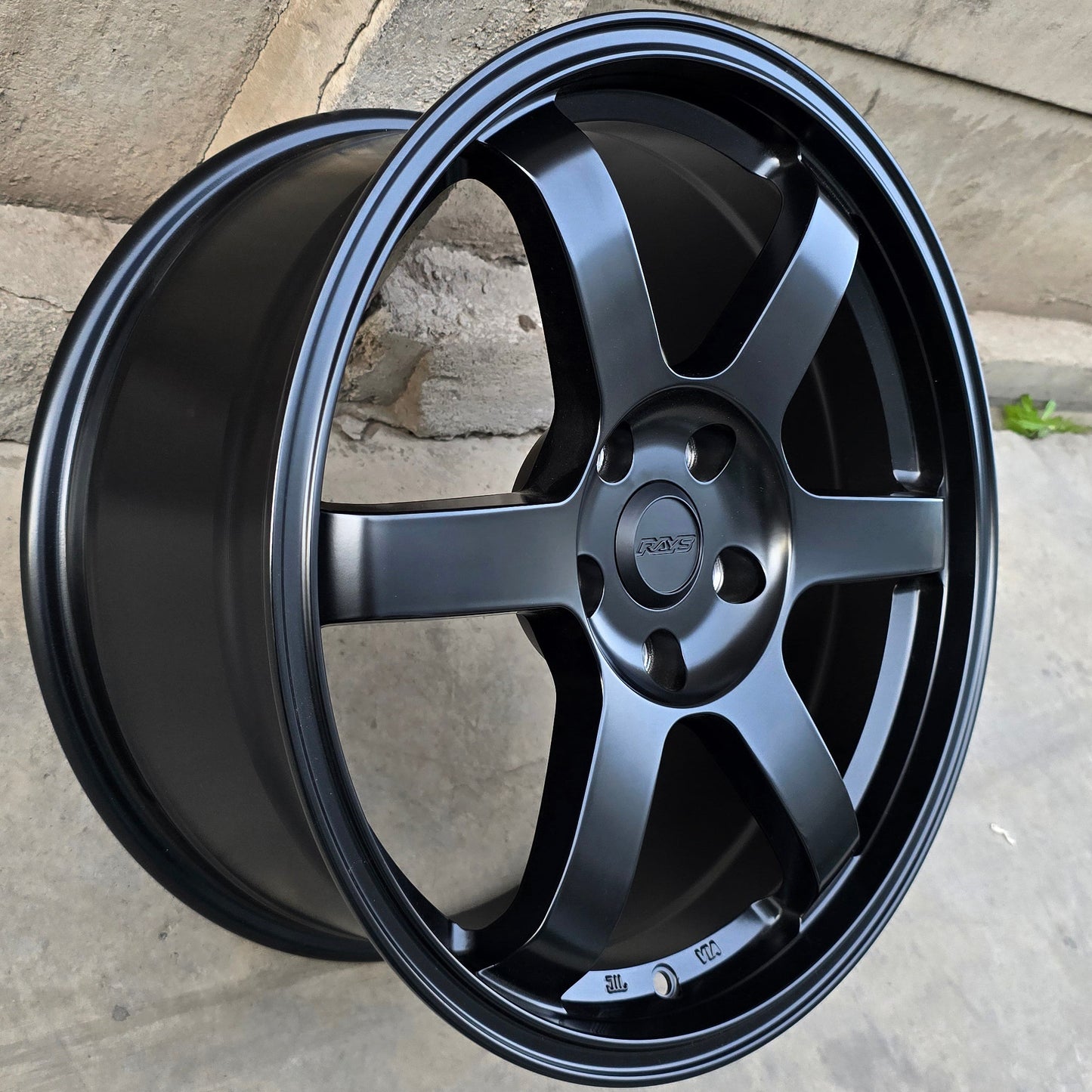 SET DE 4 LLANTAS RAYS TE37 *. Aro 18 - 5x114. Color Negro Mate. (MY759)