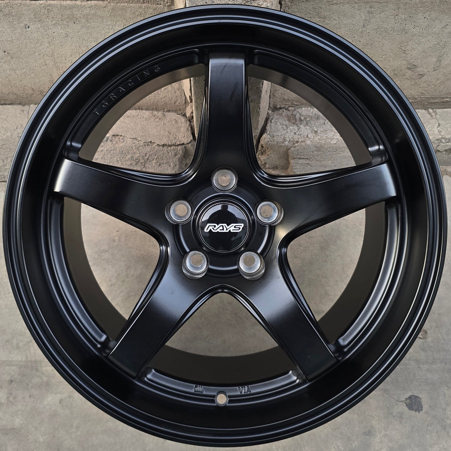 SET DE 4 LLANTAS RAYS. Aro 18 - 5x114. Color Negro Mate. (KS-ZR21087)