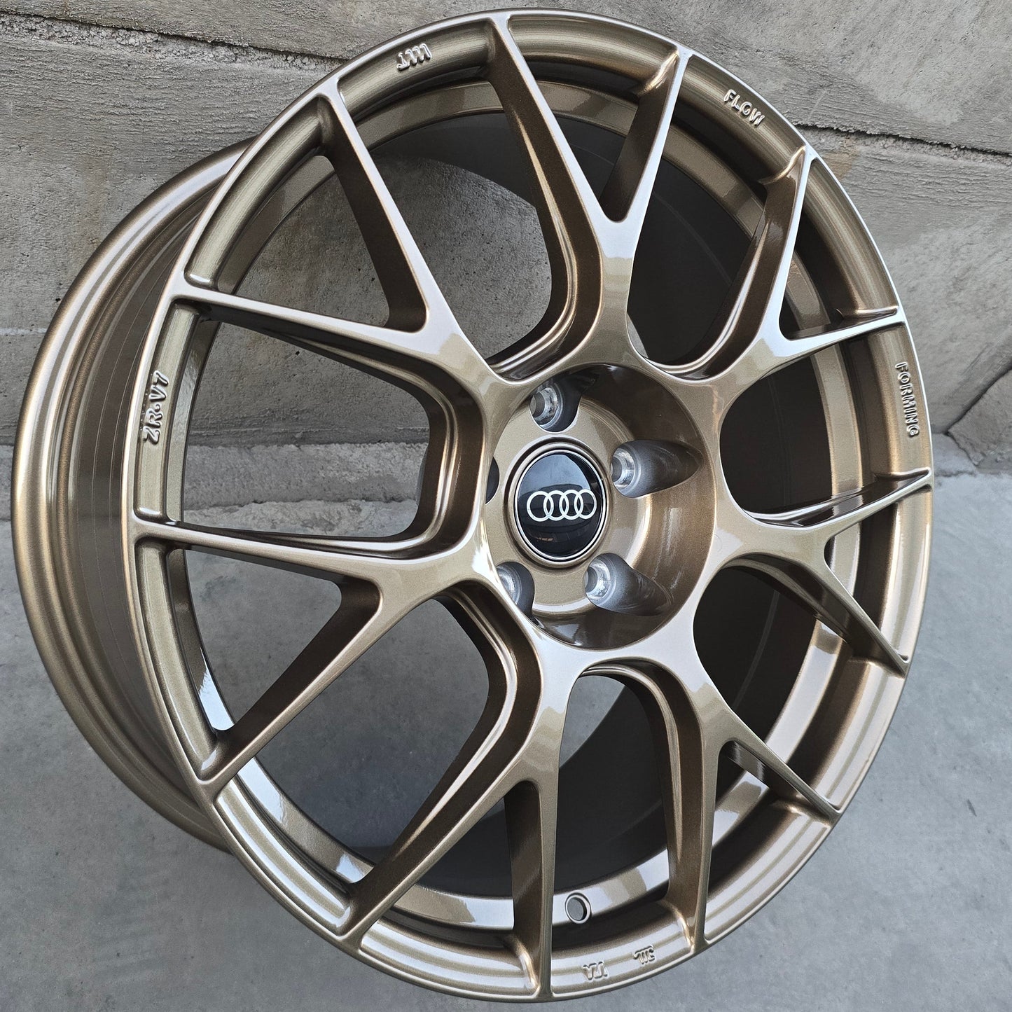 SET DE 4 LLANTAS AUDI * COLOR Bronce. Aro 18- 5x112 (ZR-V7)