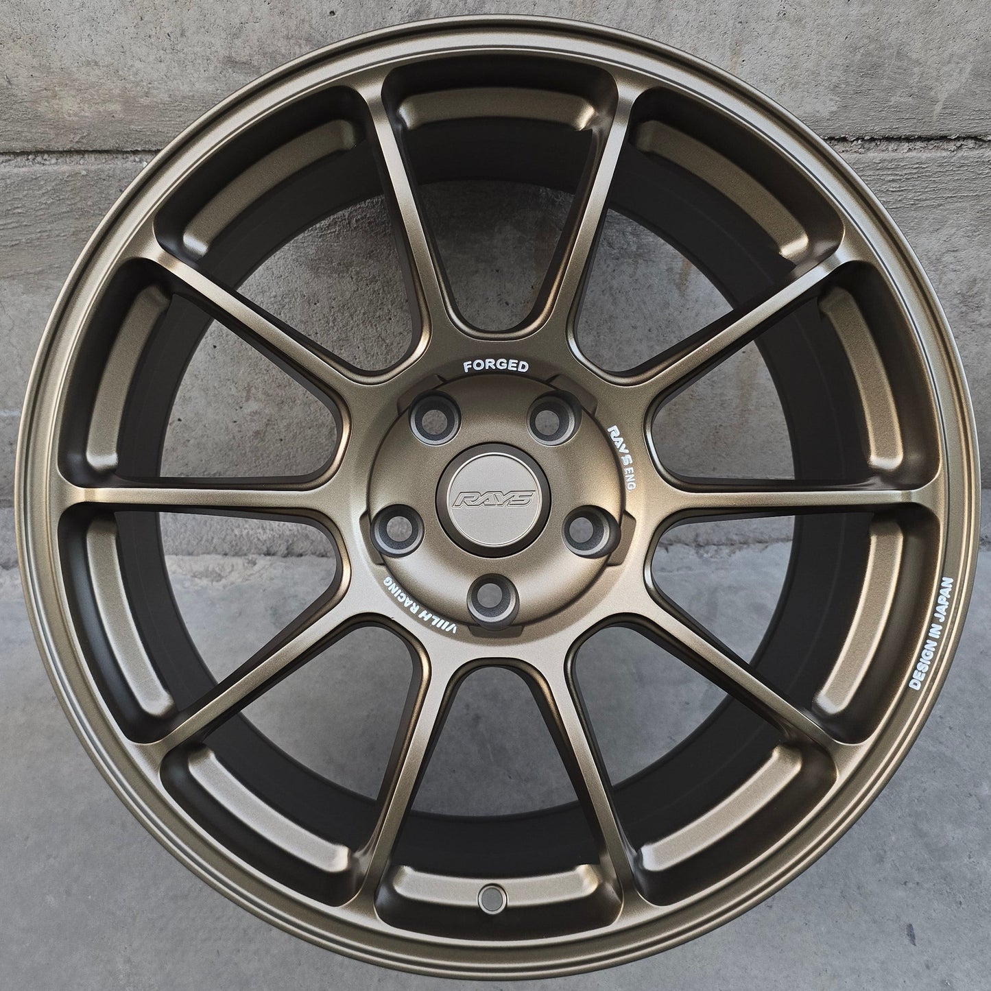 SET DE 4 LLANTAS RAYS ZE40 COLOR Bronce. Aro 18- 5x112 (DX550)