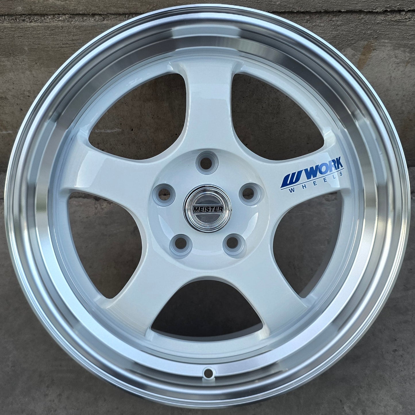 SET DE 4 LLANTAS WORK EMOTION. Aro 17 - 5x114. Color Blanco. (DX548)