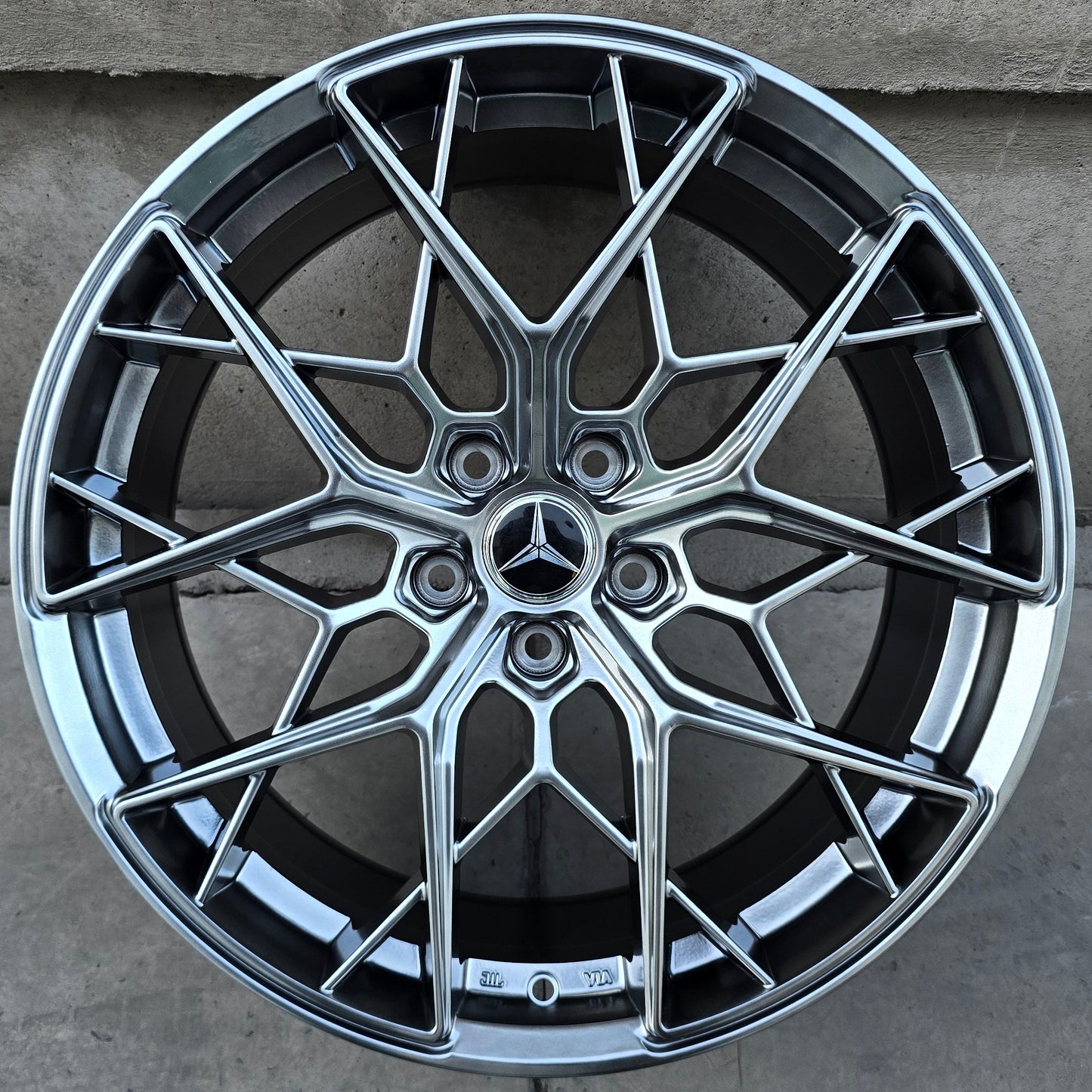 SET DE 4 LLANTAS MERCEDES * COLOR Grafito Metalizado. Aro 19 - 5x112 (H754F)