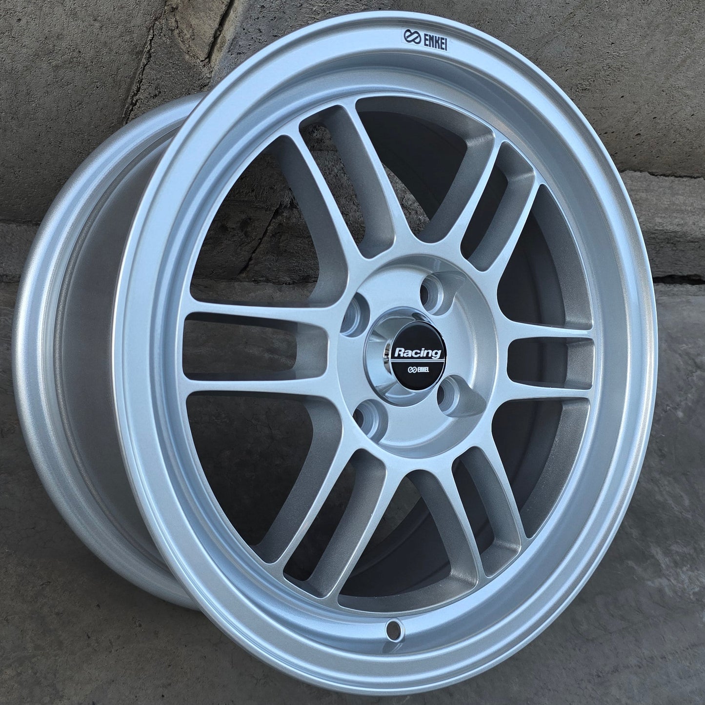 SET DE 4 LLANTAS ENKEI RPF1. Aro 15 - 4x100. Color Plateado. (FF67)