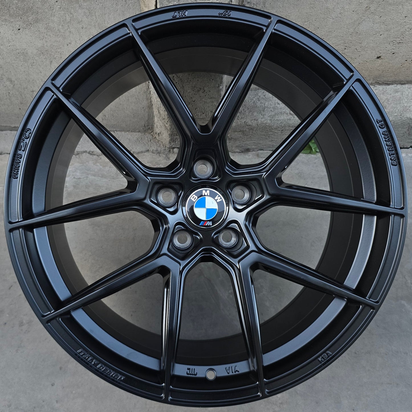 SET DE 4 LLANTAS BMW *. Aro 19 - 5x112 . Color Negro Mate. (FF56)