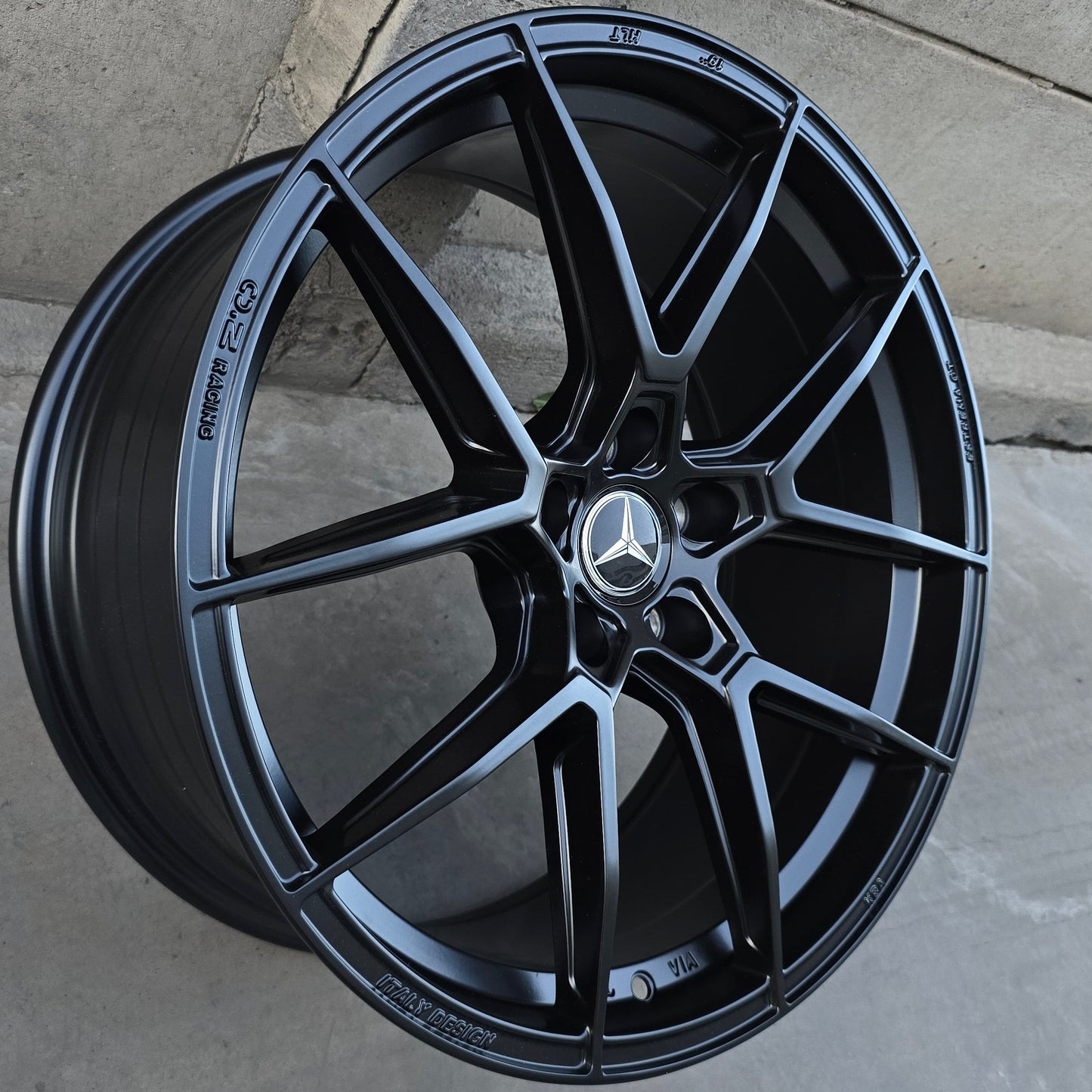 SET DE 4 LLANTAS MERCEDES *. Aro 19 - 5x112 . Color Negro Mate. (FF56)