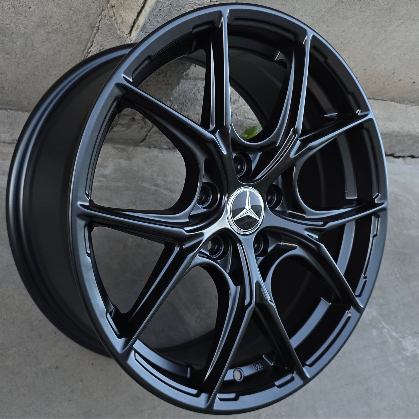 SET DE 4 LLANTAS MERCEDES * COLOR Negro. Aro 17 - 5x112 (ZR18)