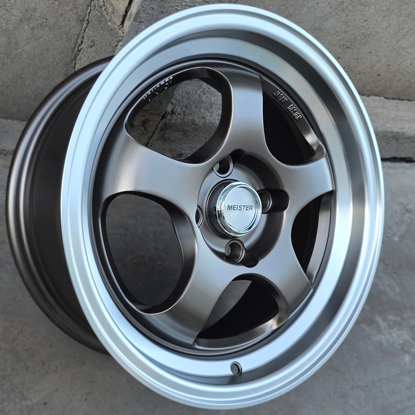 SET DE 4 LLANTAS WORK MEISTER. Aro 15 - 4x100. Color Bronce. (8881)