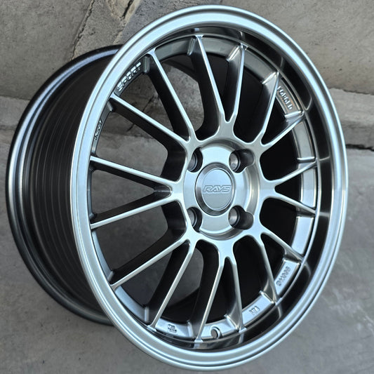 SET DE 4 LLANTAS RAYS. Aro 15 - 4x100. Color Grafito Metalizado. (RGW1365)
