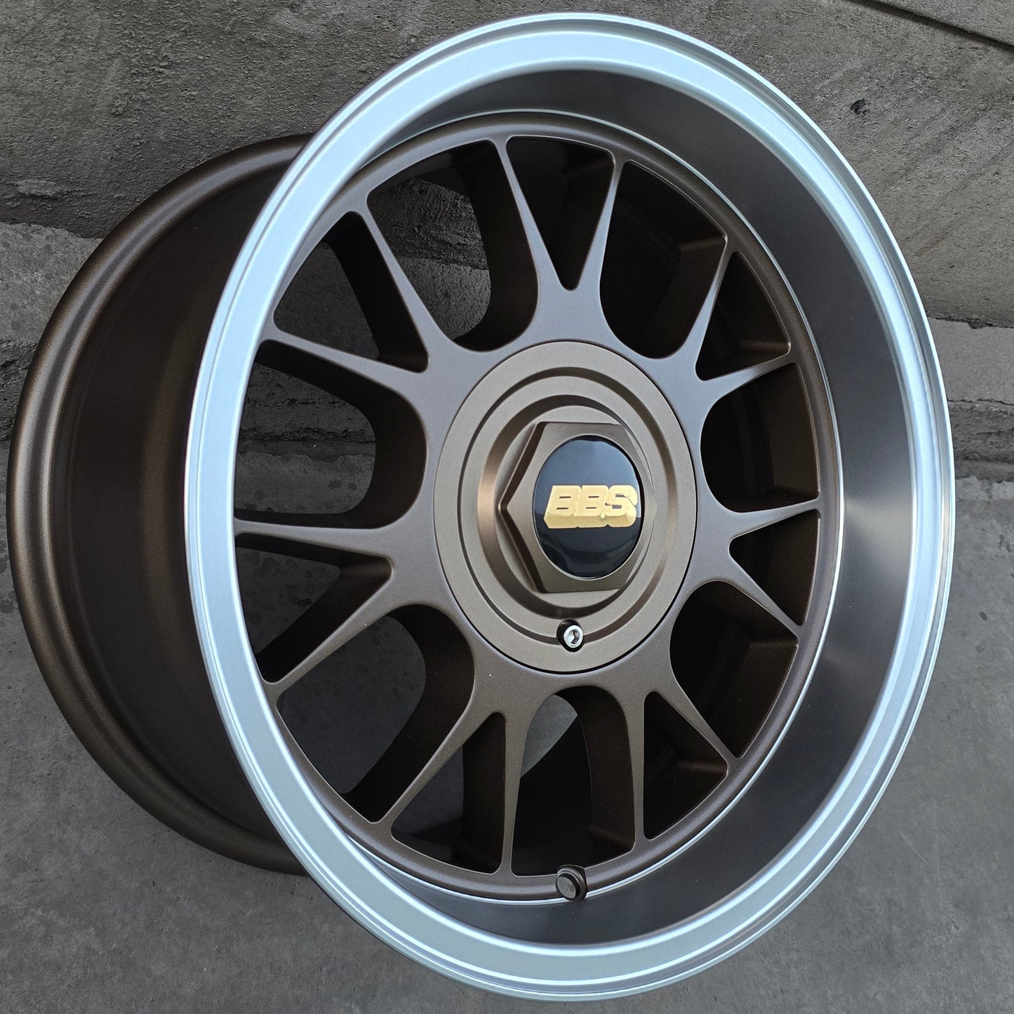 SET DE 4 LLANTAS BBS. Aro 15 - 4x100, 4x114. Doble Apernadura. Color Bronce. (RGW6612)
