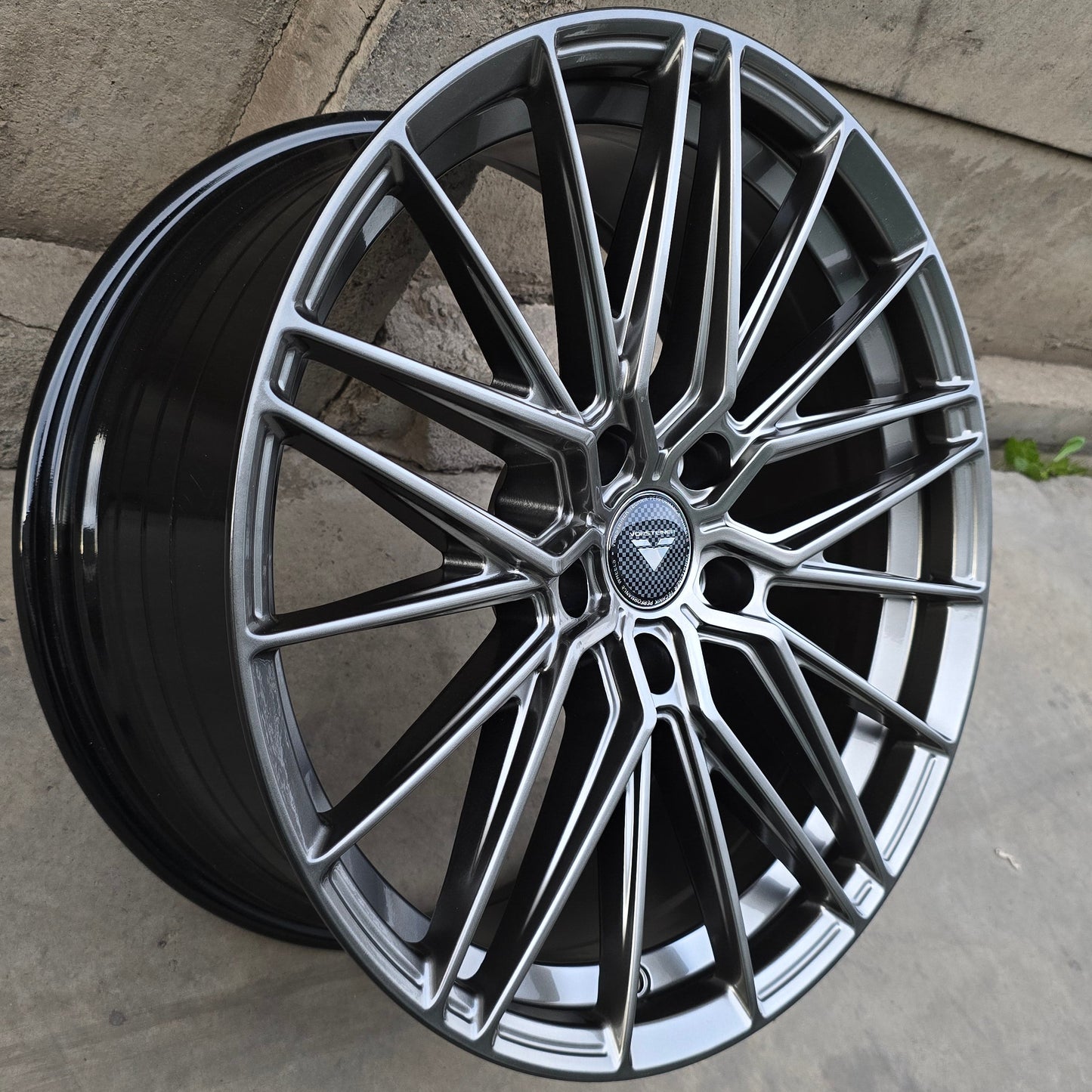 SET DE 4 LLANTAS Color Grafito Metalizado. Aro 18 - 5x114 (RGWG47FF)